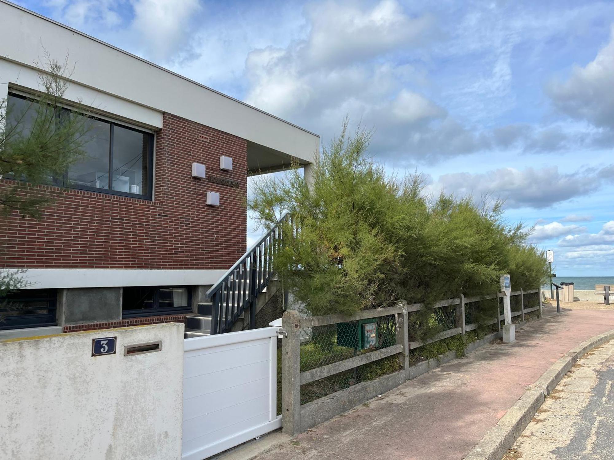 Villa D'Architecte - Les Pieds Dans L'Eau Ver-sur-Mer Bagian luar foto